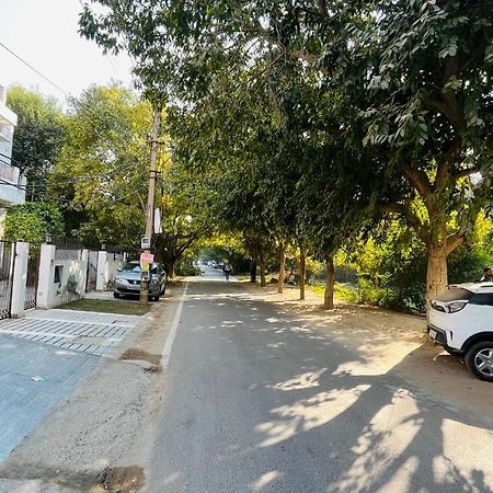 Hotel Starline Sector 28 Gurgaon Zewnętrze zdjęcie