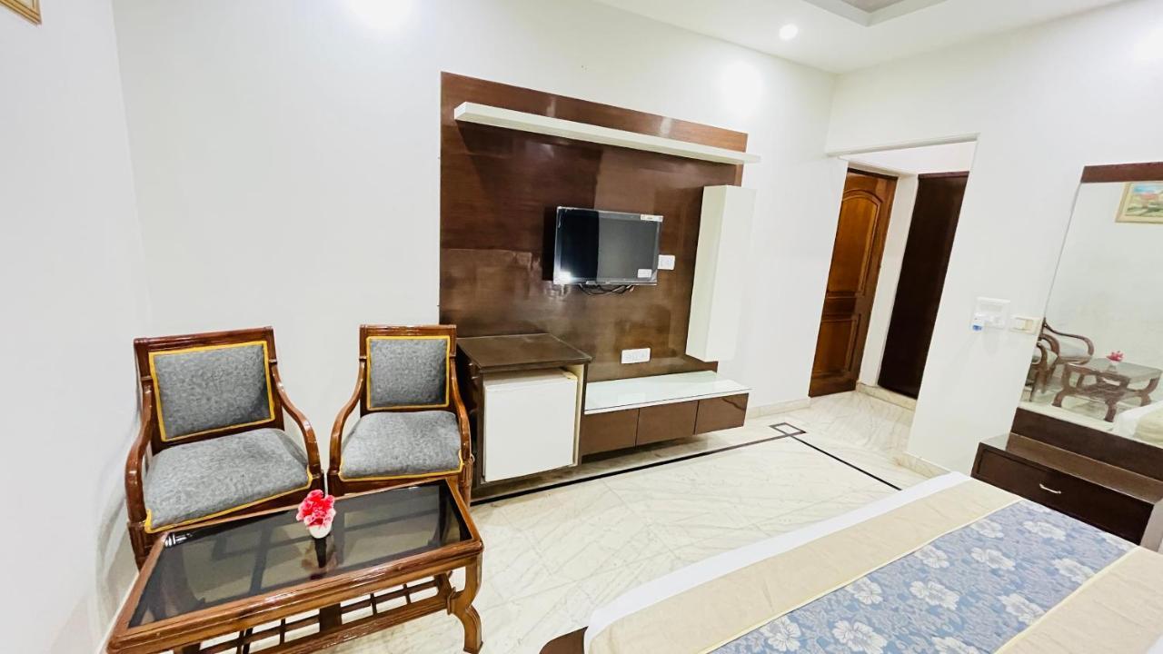 Hotel Starline Sector 28 Gurgaon Zewnętrze zdjęcie