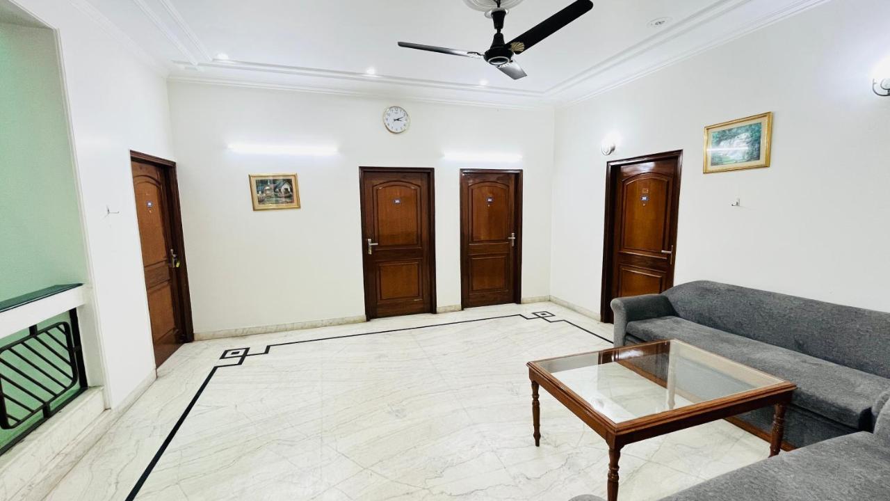 Hotel Starline Sector 28 Gurgaon Zewnętrze zdjęcie