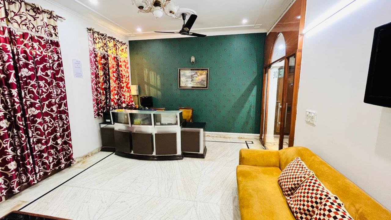 Hotel Starline Sector 28 Gurgaon Zewnętrze zdjęcie