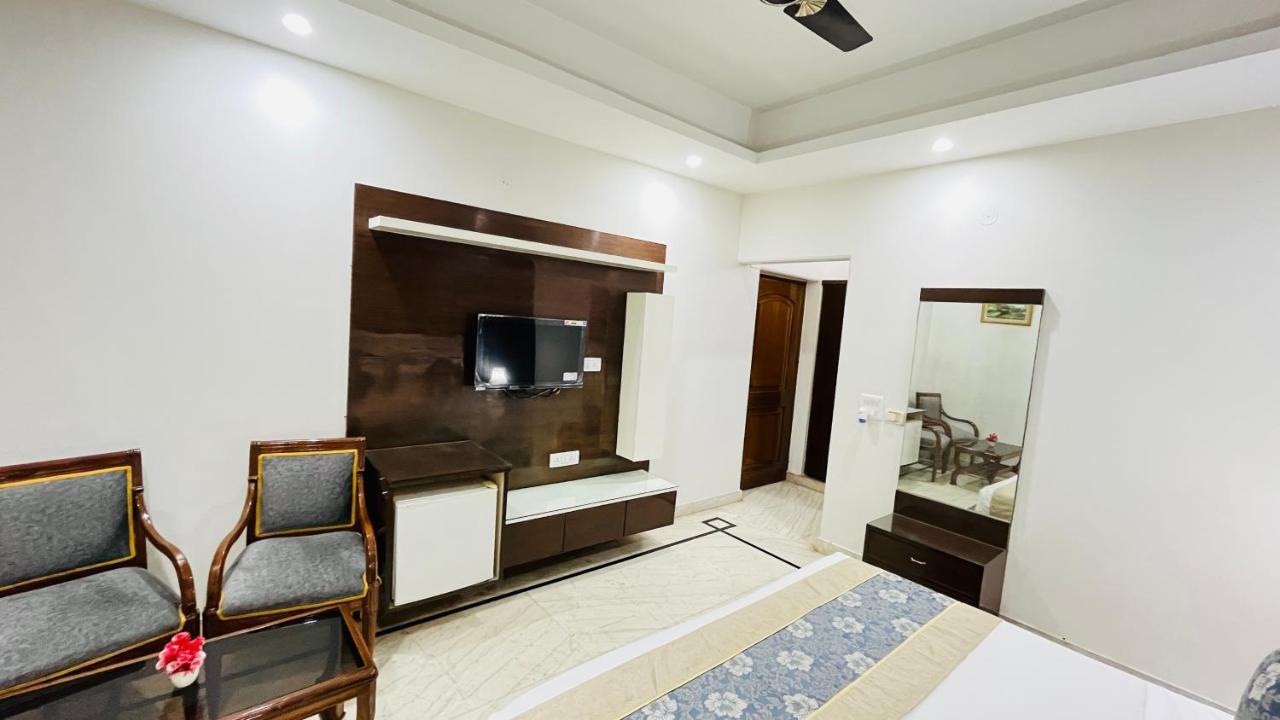 Hotel Starline Sector 28 Gurgaon Zewnętrze zdjęcie