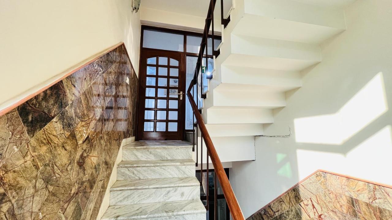 Hotel Starline Sector 28 Gurgaon Zewnętrze zdjęcie