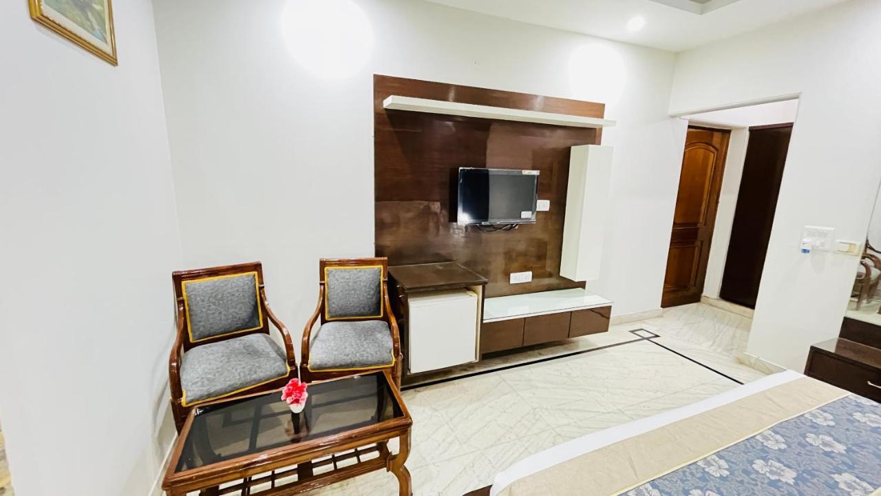 Hotel Starline Sector 28 Gurgaon Zewnętrze zdjęcie