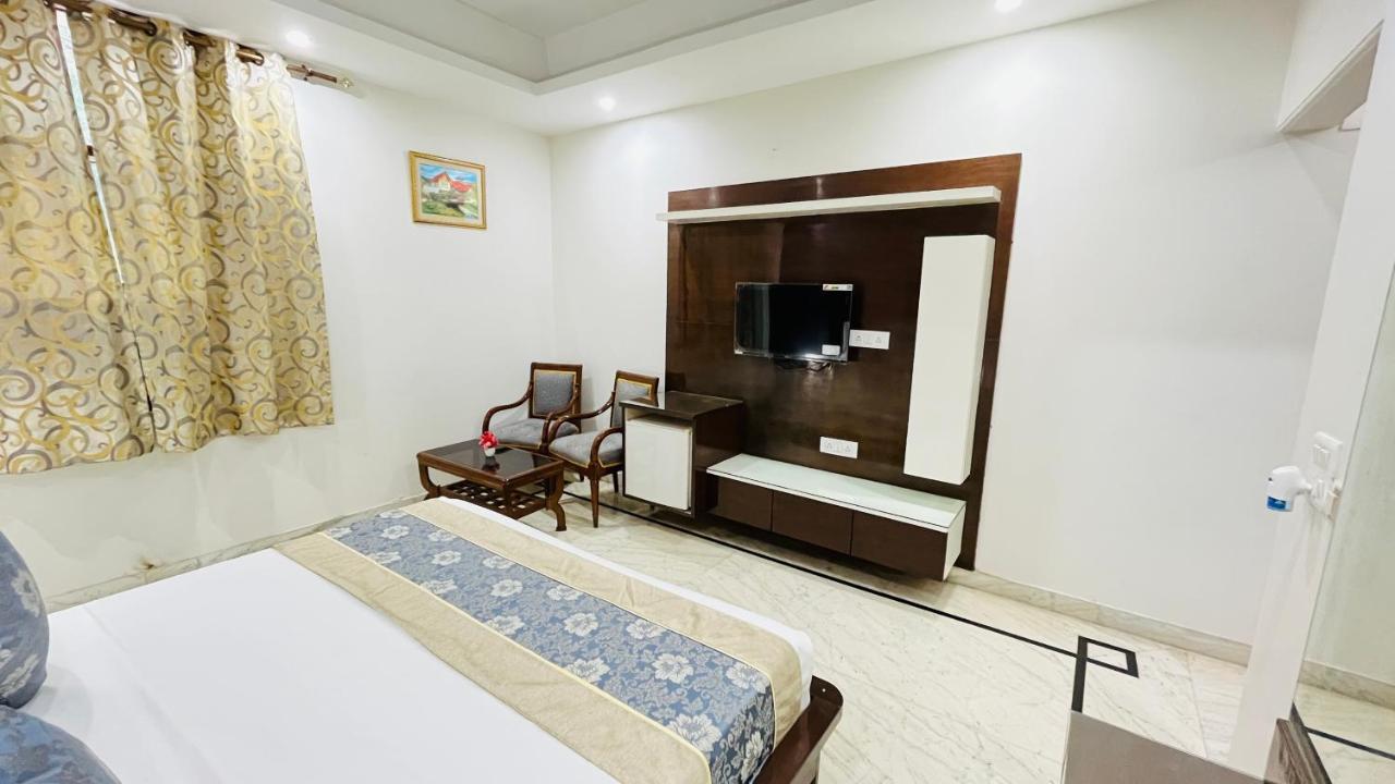Hotel Starline Sector 28 Gurgaon Zewnętrze zdjęcie