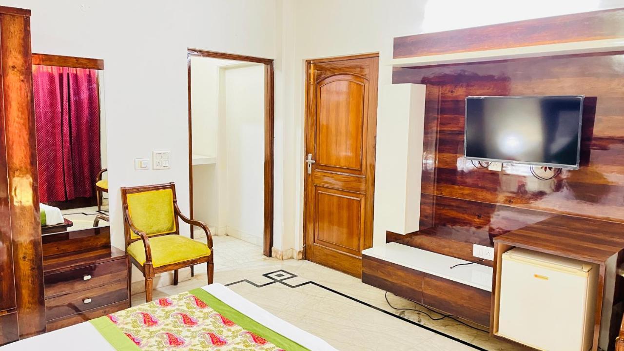 Hotel Starline Sector 28 Gurgaon Zewnętrze zdjęcie