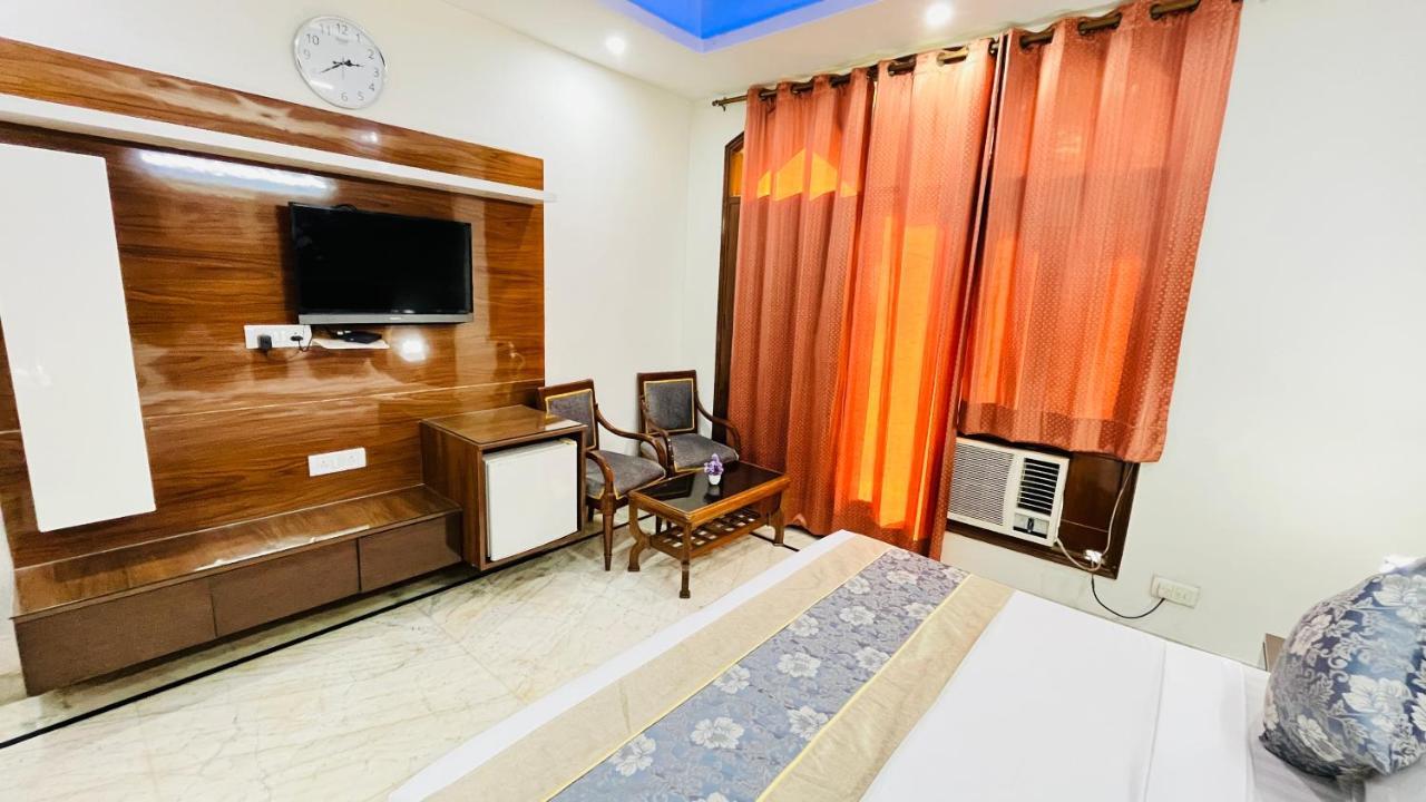 Hotel Starline Sector 28 Gurgaon Zewnętrze zdjęcie